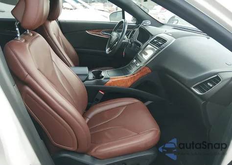 2019 Lincoln Nautilus Reserve z USA, uszkodzony, nr VIN 2LMPJ8L98KBL50885